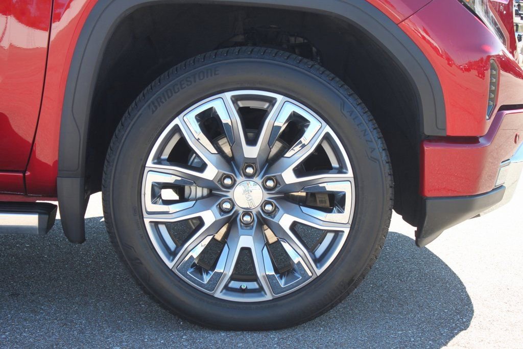 Used 2024 GMC Sierra 1500 Denali AWD/4WD image 4