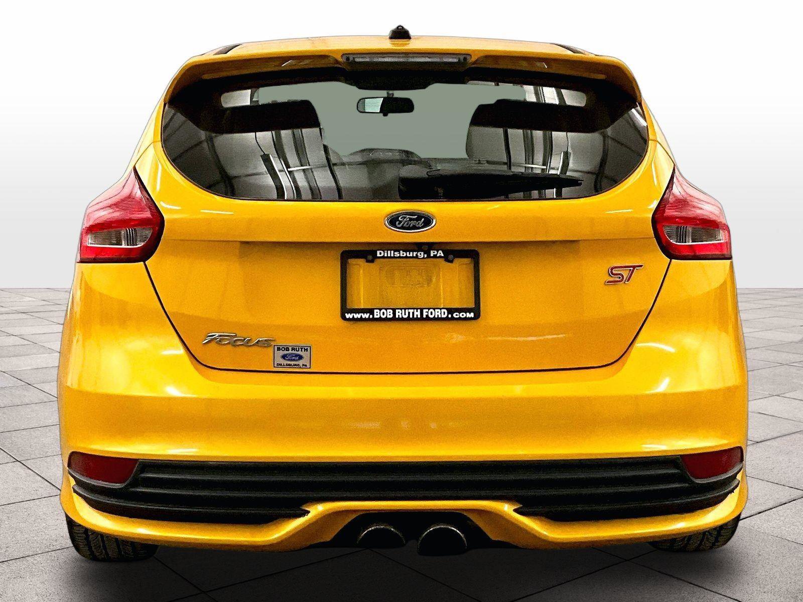 Used 2016 Ford Focus ST FWD image 4