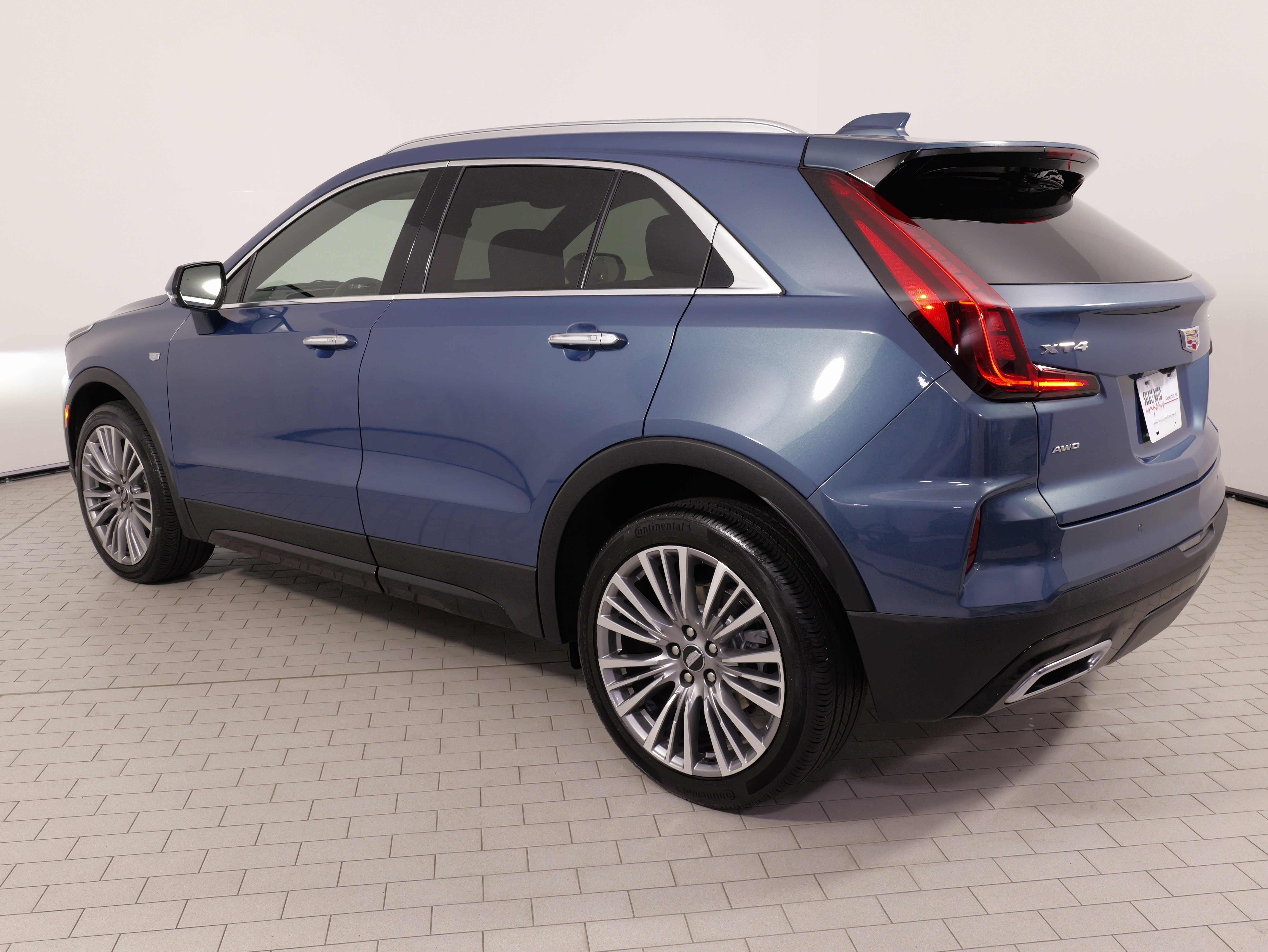 Used 2024 Cadillac XT4 Premium Luxury w/ Cold Weather Package AWD/4WD image 16