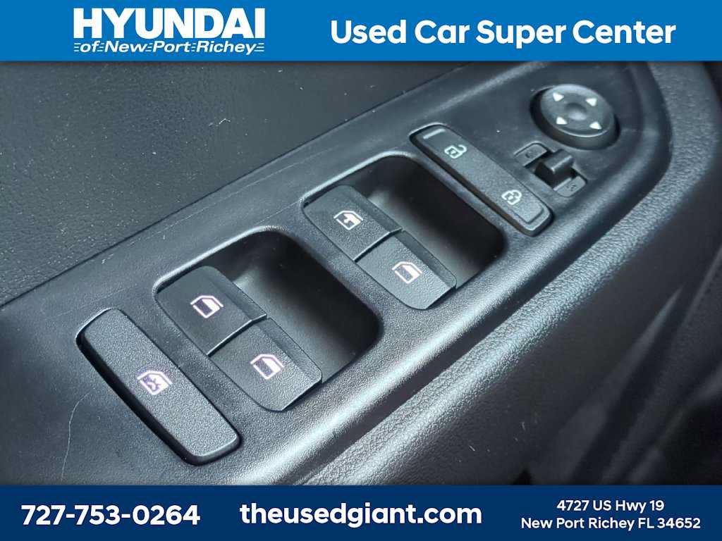 Used 2026 Hyundai Venue SE FWD image 22