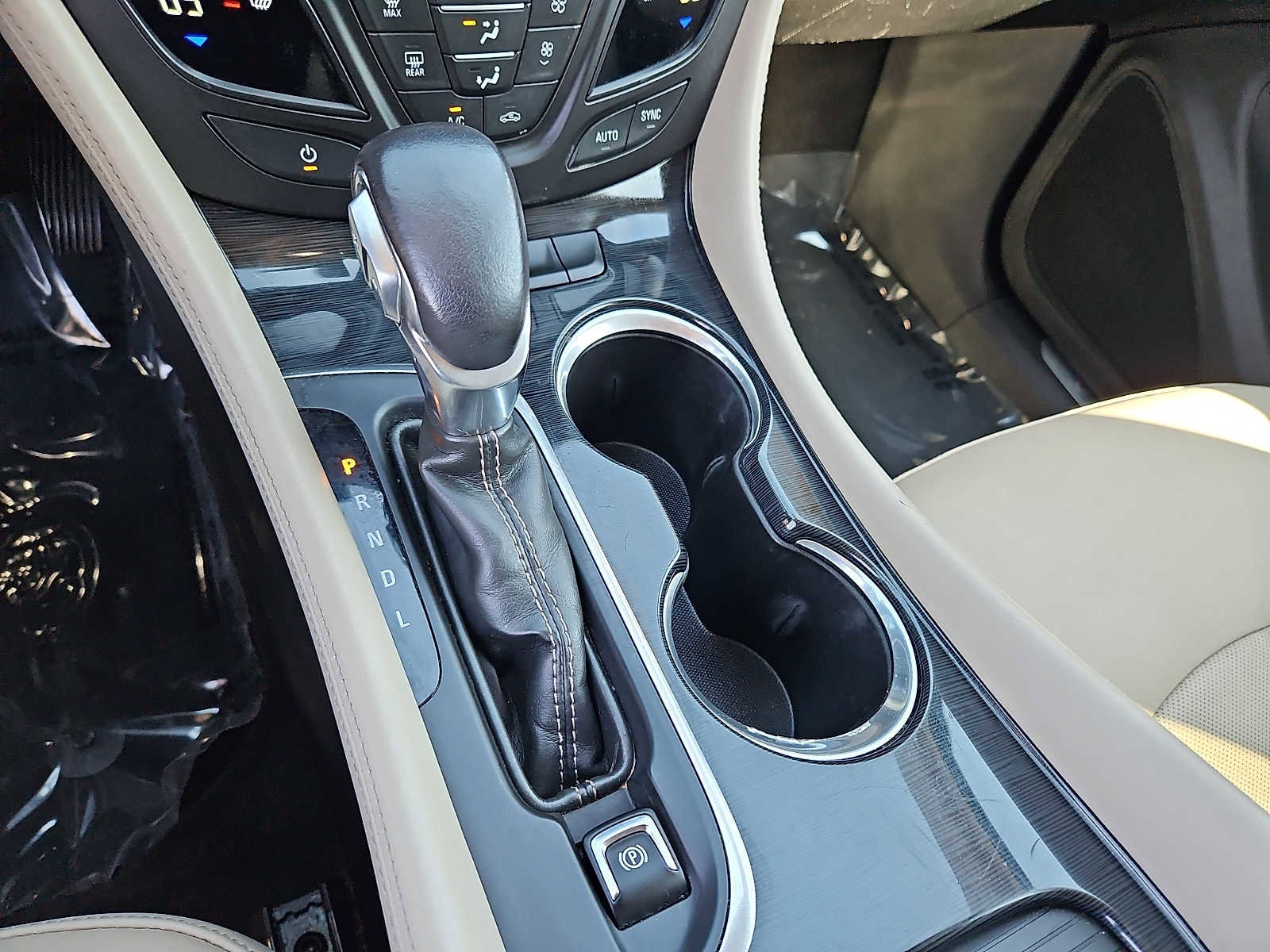 Used 2017 Buick Envision Essence image 15