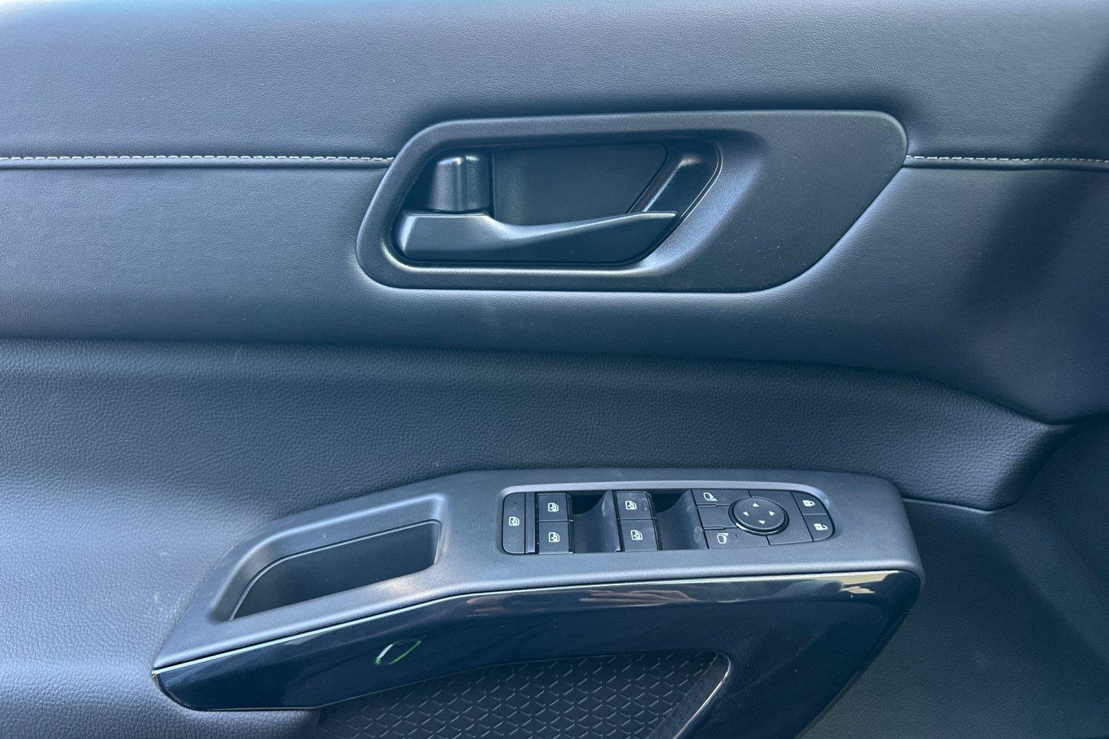 New 2026 Nissan Pathfinder SV w/ Cargo Package FWD image 10