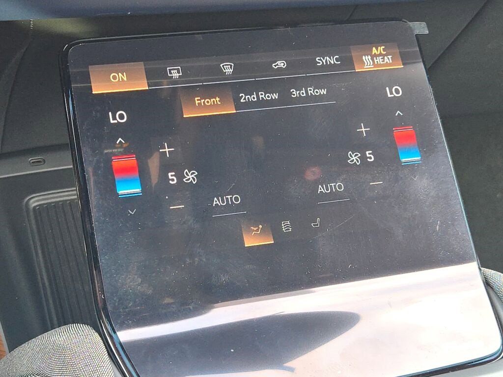 New 2026 Cadillac Vistiq Premium Luxury w/ LPO, Floor Liner Package image 30