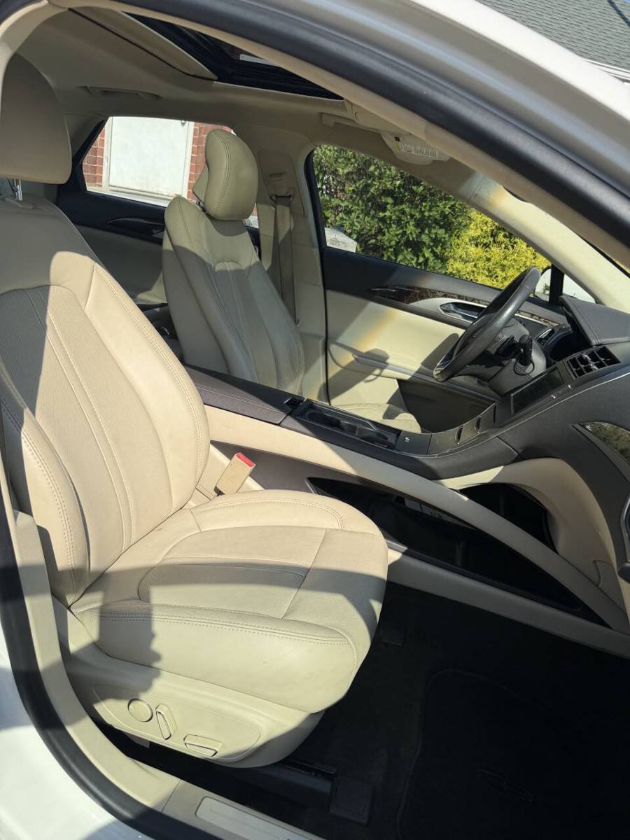 Used 2013 Lincoln MKZ AWD image 10