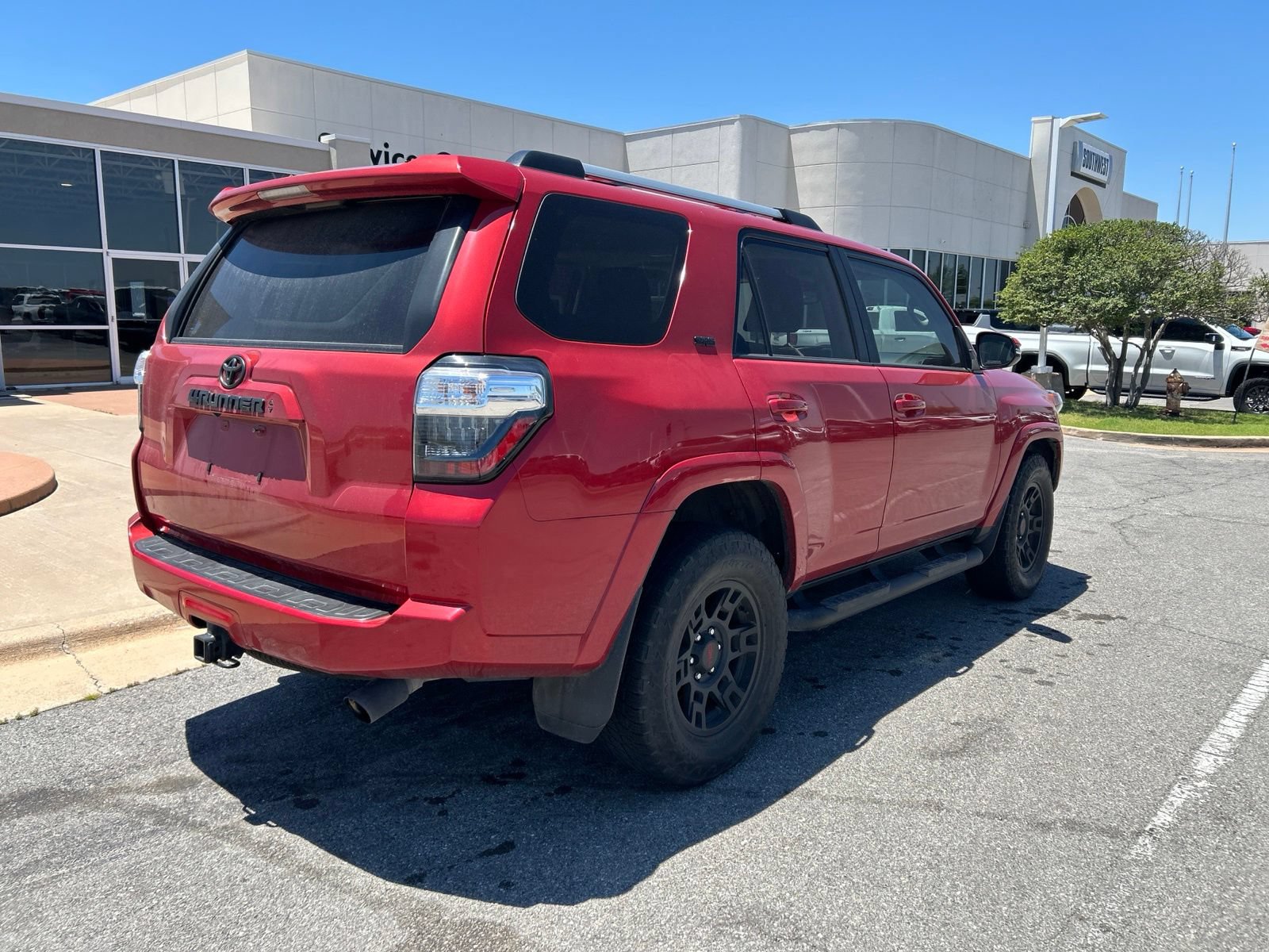 Used 2022 Toyota 4Runner SR5 Premium w/ Moonroof Package RWD image 5