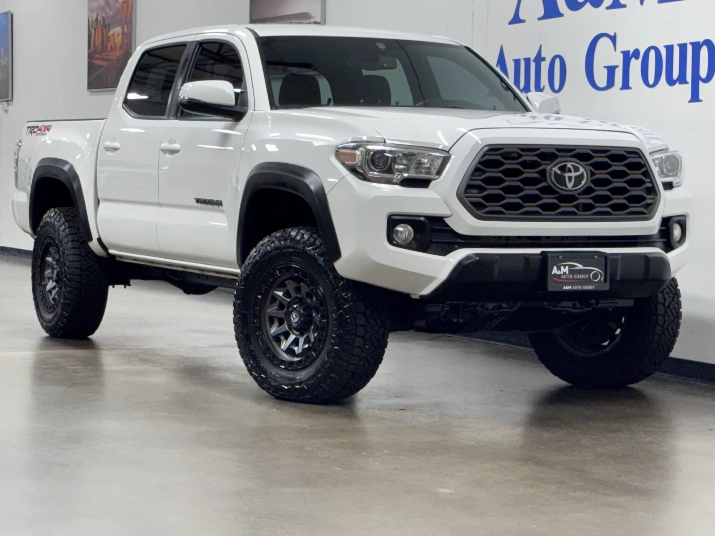 Used 2020 Toyota Tacoma TRD Off-Road w/ Technology Package image 1