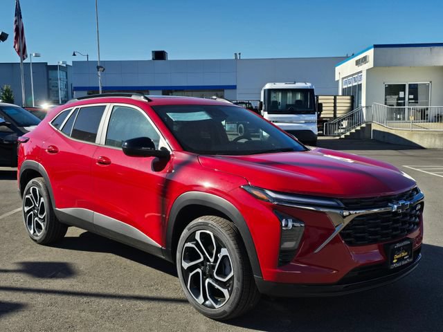 New 2026 Chevrolet Trax RS w/ Sunroof Package FWD image 7