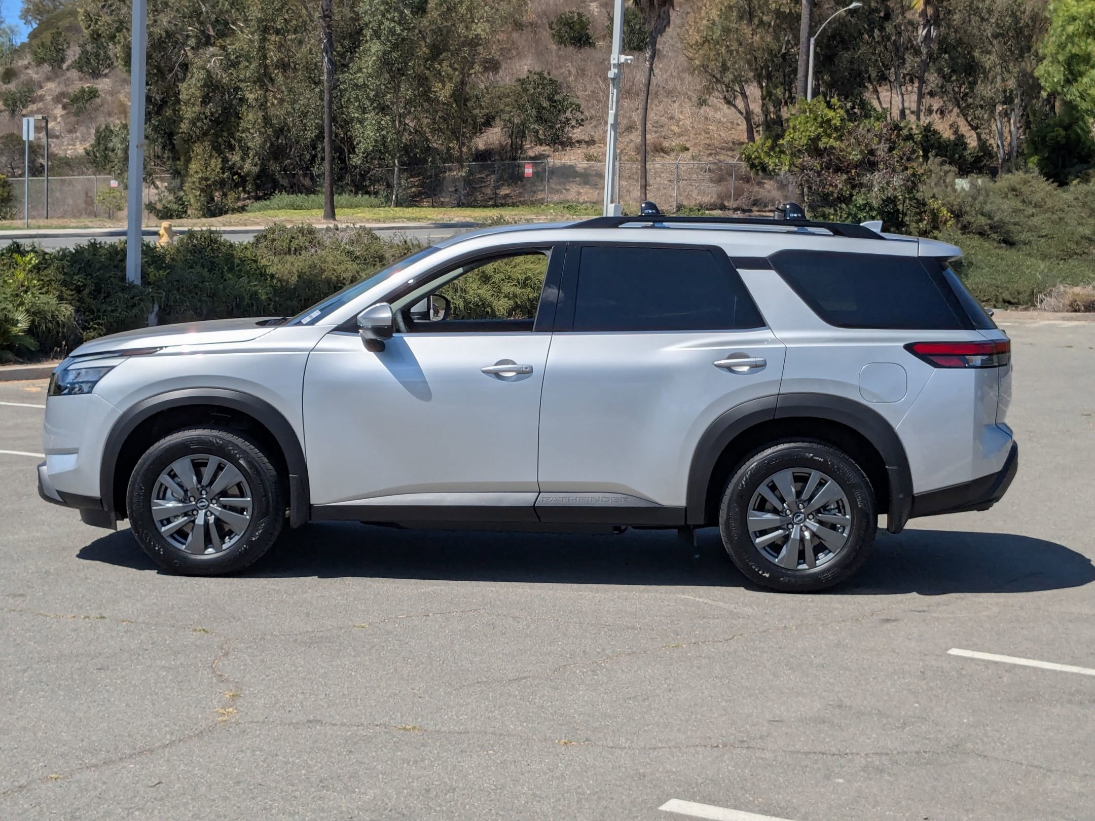 New 2025 Nissan Pathfinder SV image 4