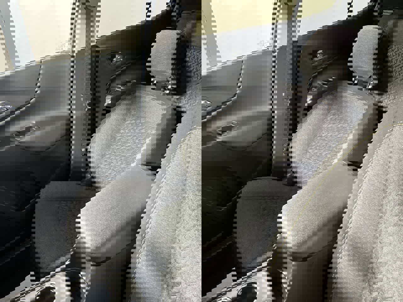 Used 2023 Chevrolet Equinox LT image 25