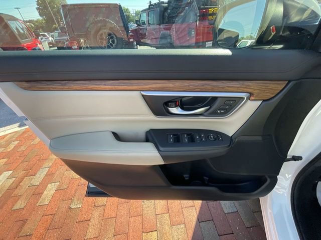 Used 2017 Honda CR-V Touring image 10