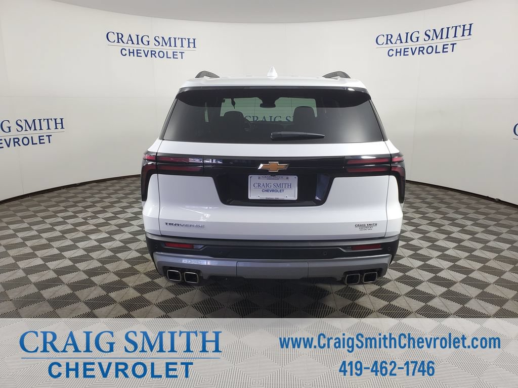 Used 2025 Chevrolet Traverse LT FWD image 4