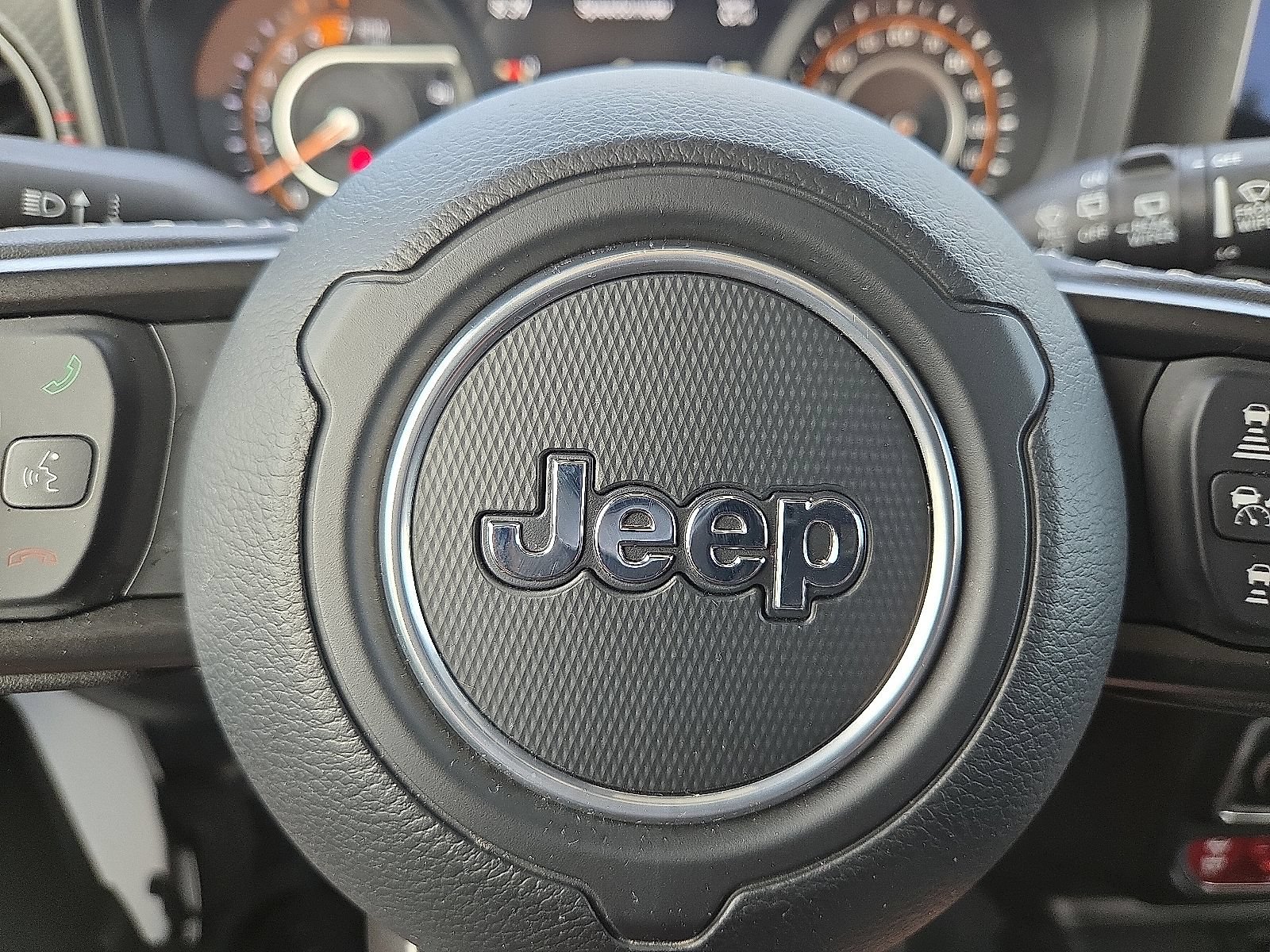 Used 2025 Jeep Wrangler Unlimited Rubicon AWD/4WD image 18