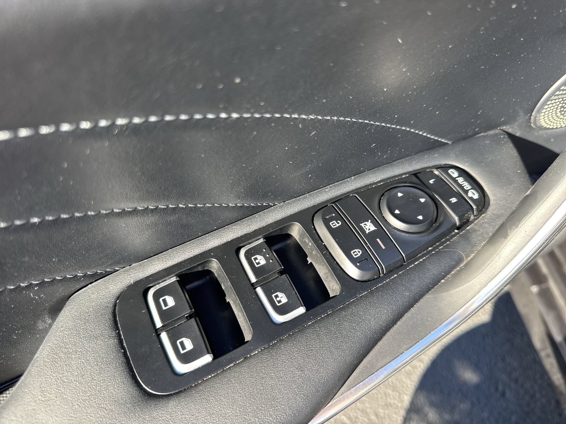 Used 2023 Kia Stinger GT2 AWD/4WD image 13
