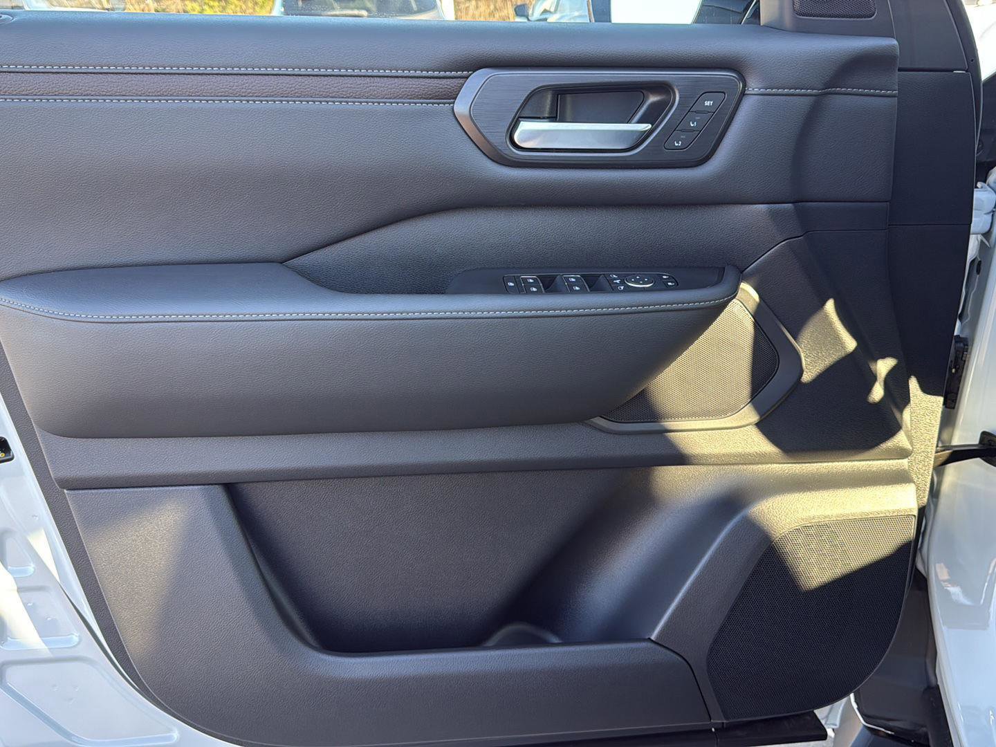 New 2026 Nissan Armada SL w/ Convenience Package image 12