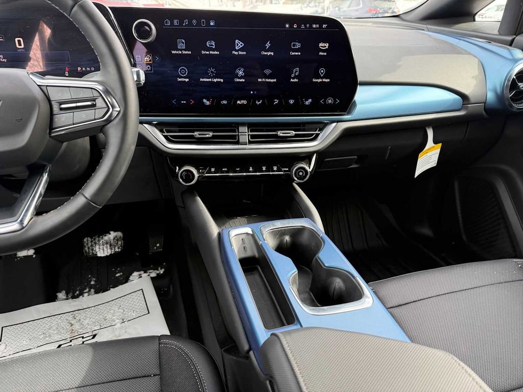 Used 2025 Chevrolet Equinox EV LT w/ Convenience Package image 11