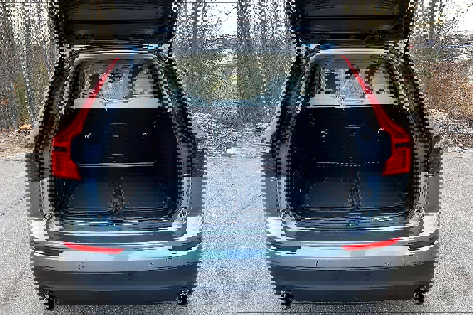 Used 2020 Volvo XC60 T6 Momentum image 30