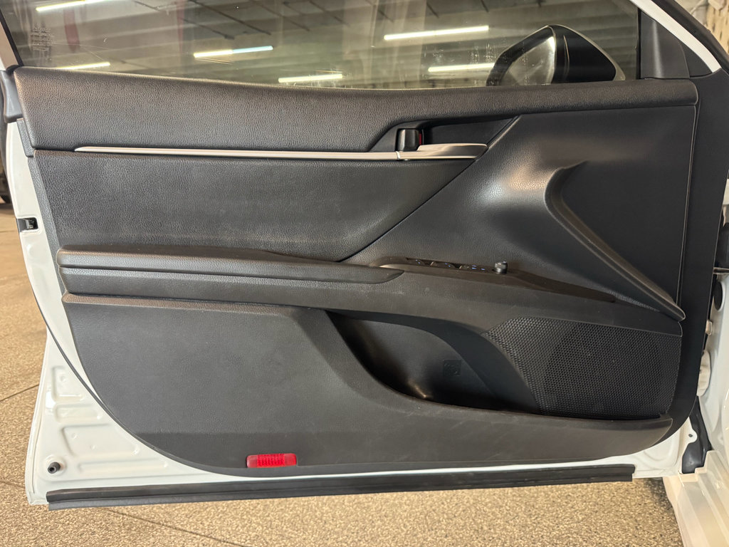 Used 2021 Toyota Camry SE image 15