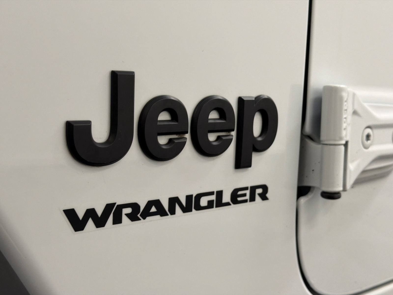 Used 2022 Jeep Wrangler Sport AWD/4WD image 13