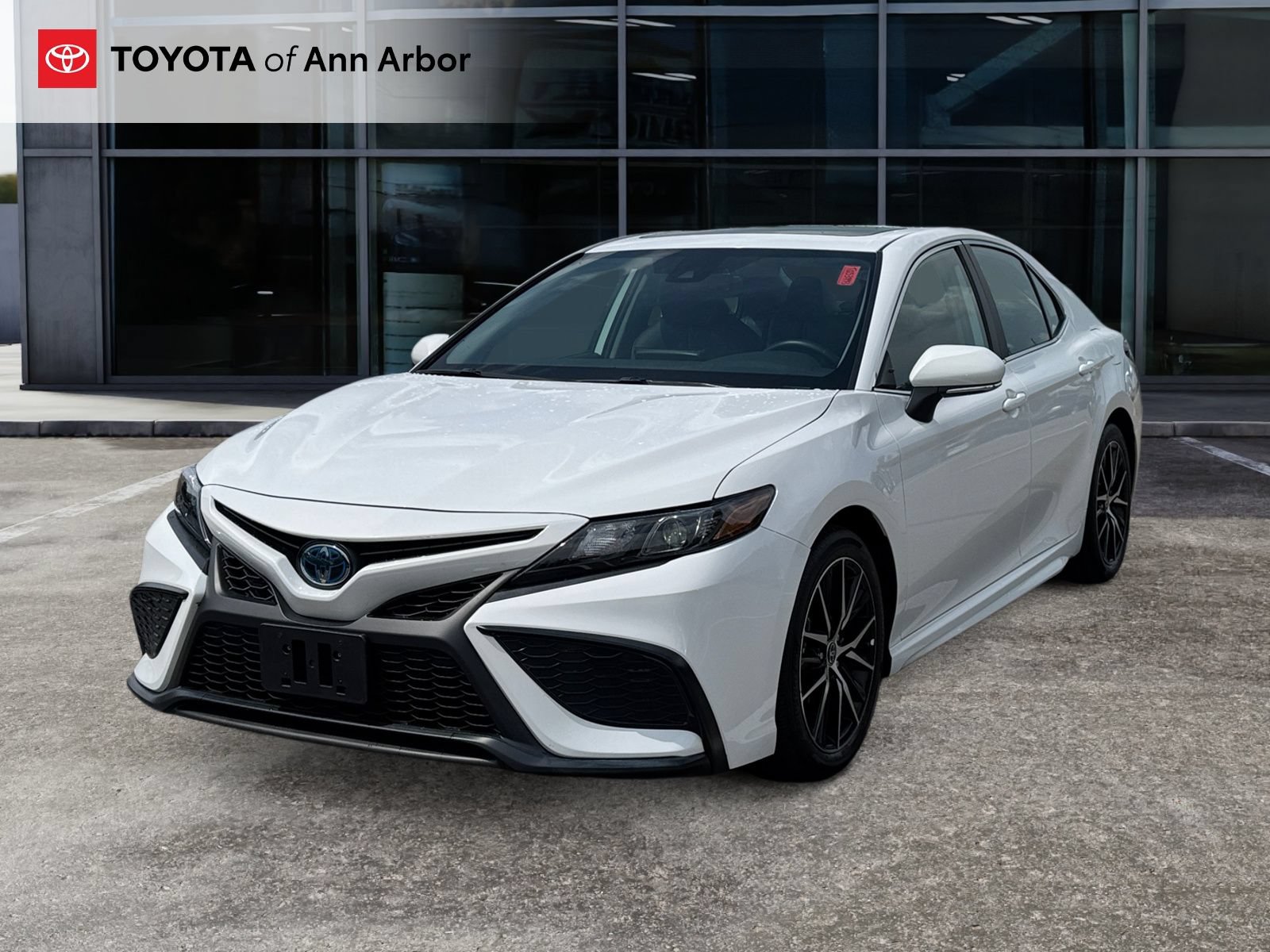 Used 2023 Toyota Camry SE w/ Audio Upgrade Package FWD image 8