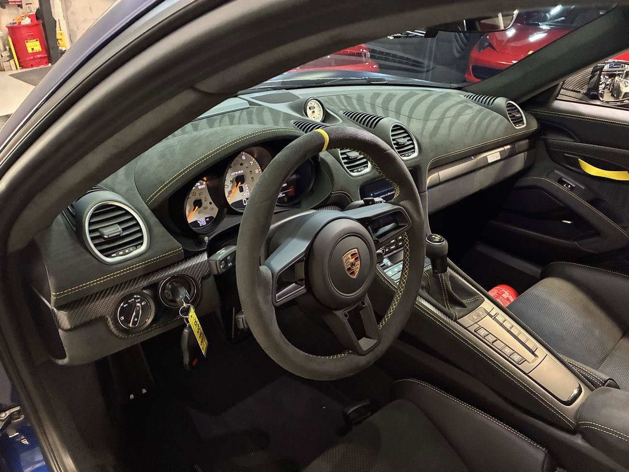 Used 2025 Porsche 718 Cayman GT4 RS RWD image 32