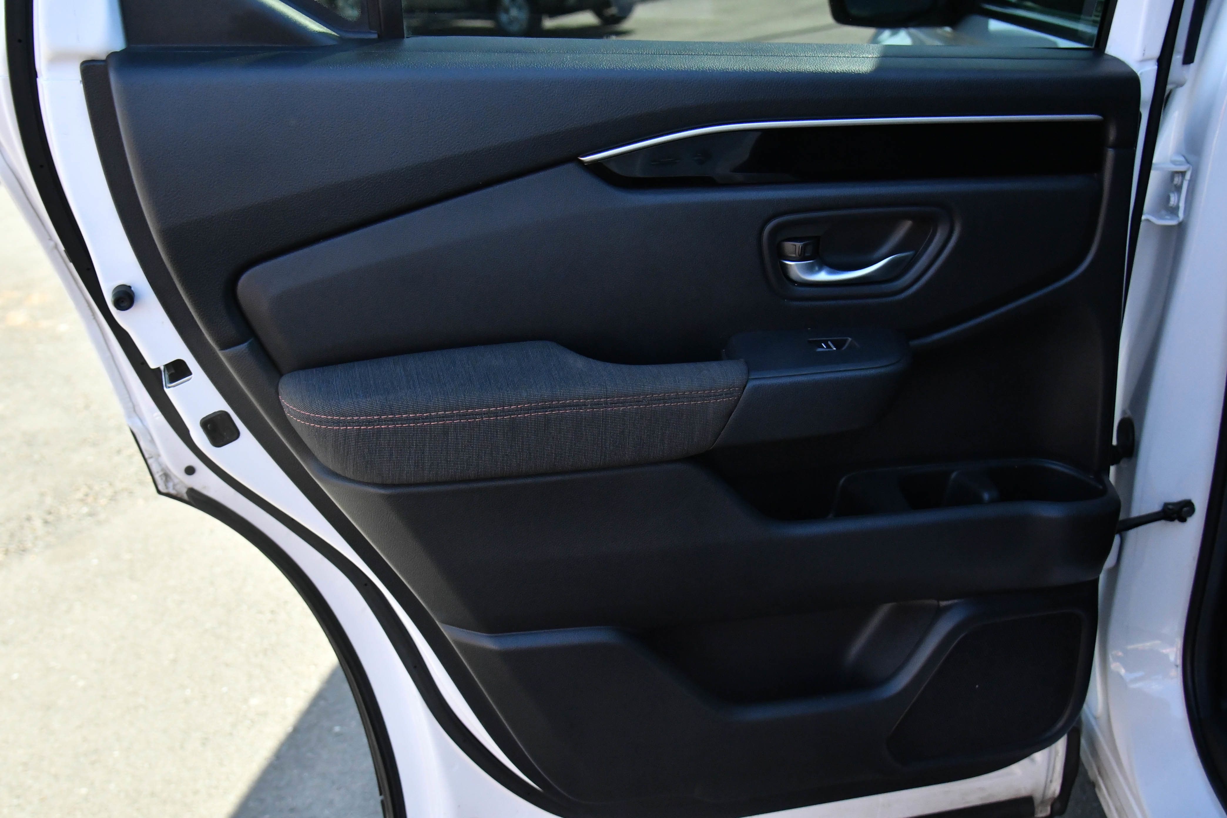 Used 2024 Honda Pilot Sport image 33