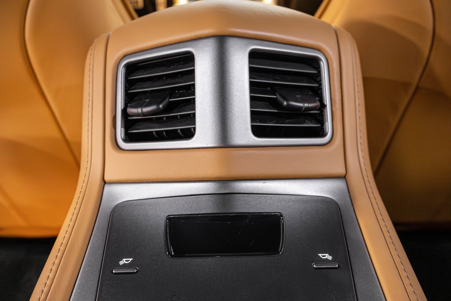 Used 2016 Aston Martin Rapide S image 30