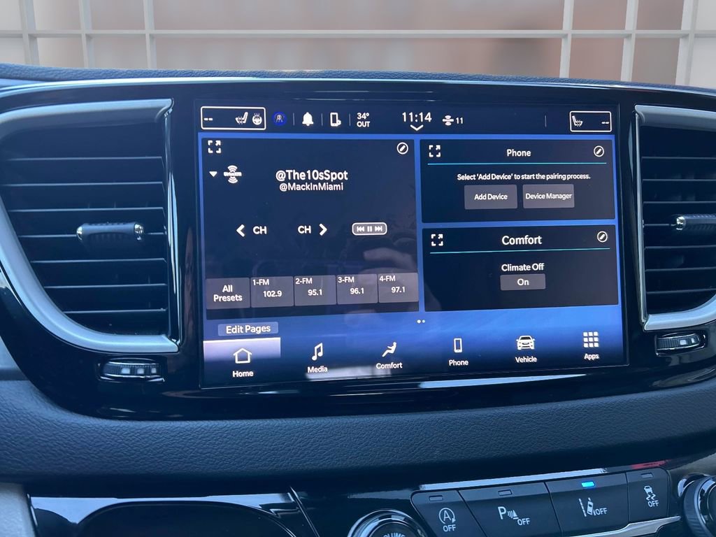 Used 2024 Chrysler Pacifica Touring-L image 29