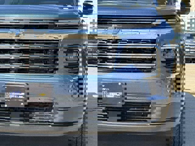 New 2025 Chevrolet Traverse LT w/ Enhanced Driving Package image 9