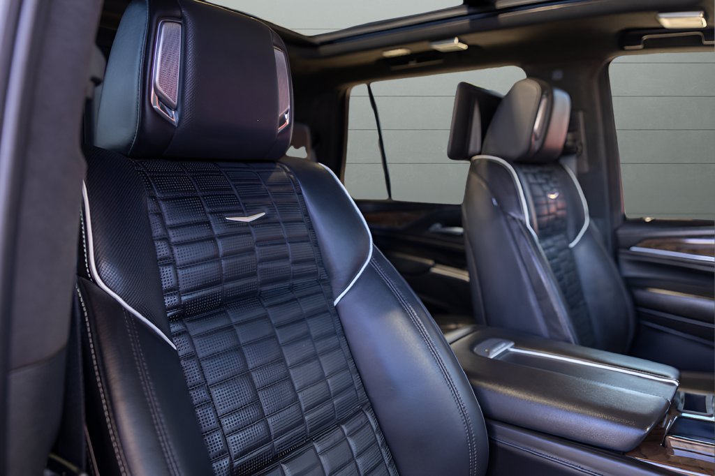 Used 2023 Cadillac Escalade Sport Platinum w/ LPO, ONYX Package AWD/4WD image 72