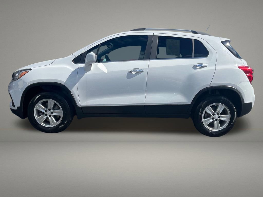 Used 2017 Chevrolet Trax LT w/ LT Convenience Package AWD/4WD image 2