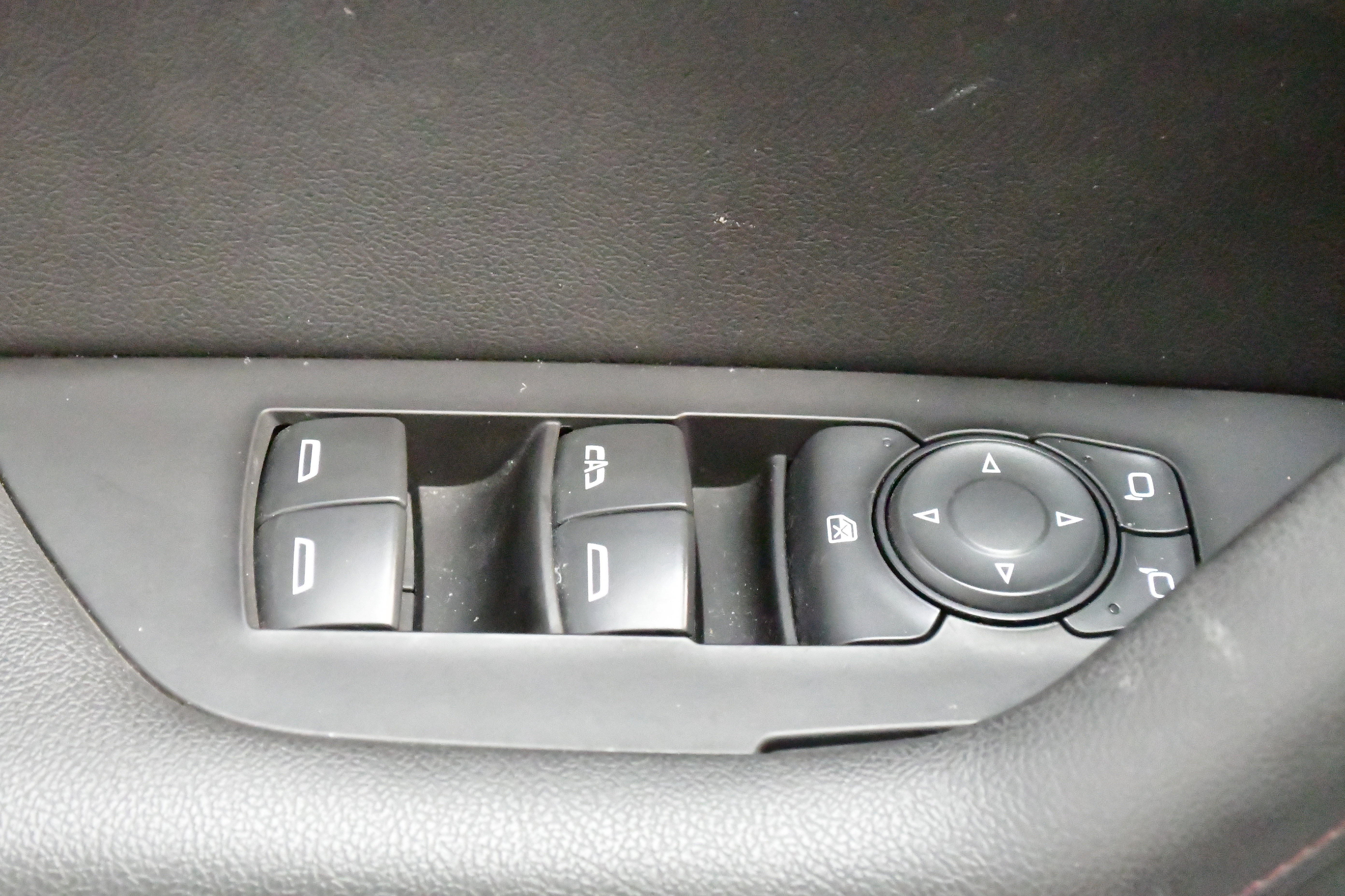 Used 2021 Chevrolet Blazer RS w/ LPO, Floor Liner Package image 27