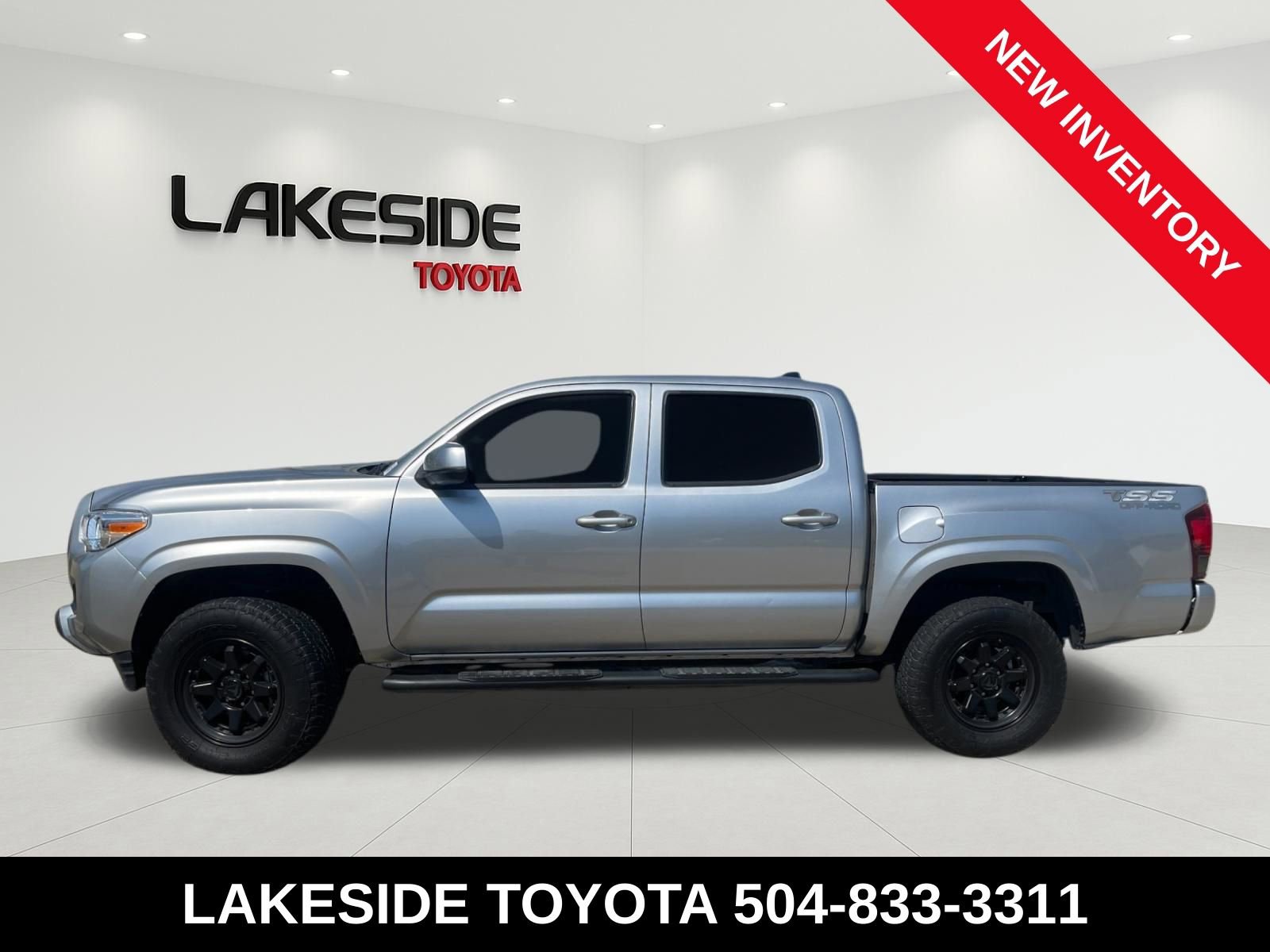 Used 2023 Toyota Tacoma SR image 3