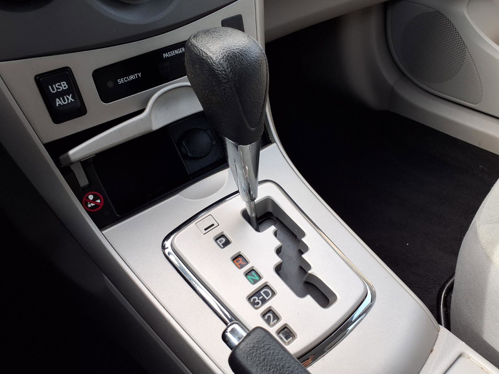 Used 2013 Toyota Corolla LE image 11