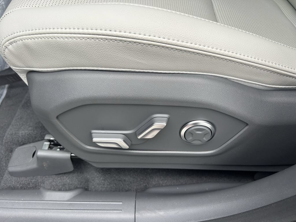 New 2026 Hyundai Santa Fe Limited FWD image 25