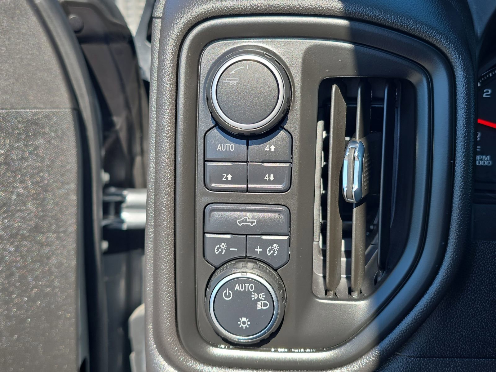 Used 2025 Chevrolet Silverado 1500 Custom Trail Boss image 19