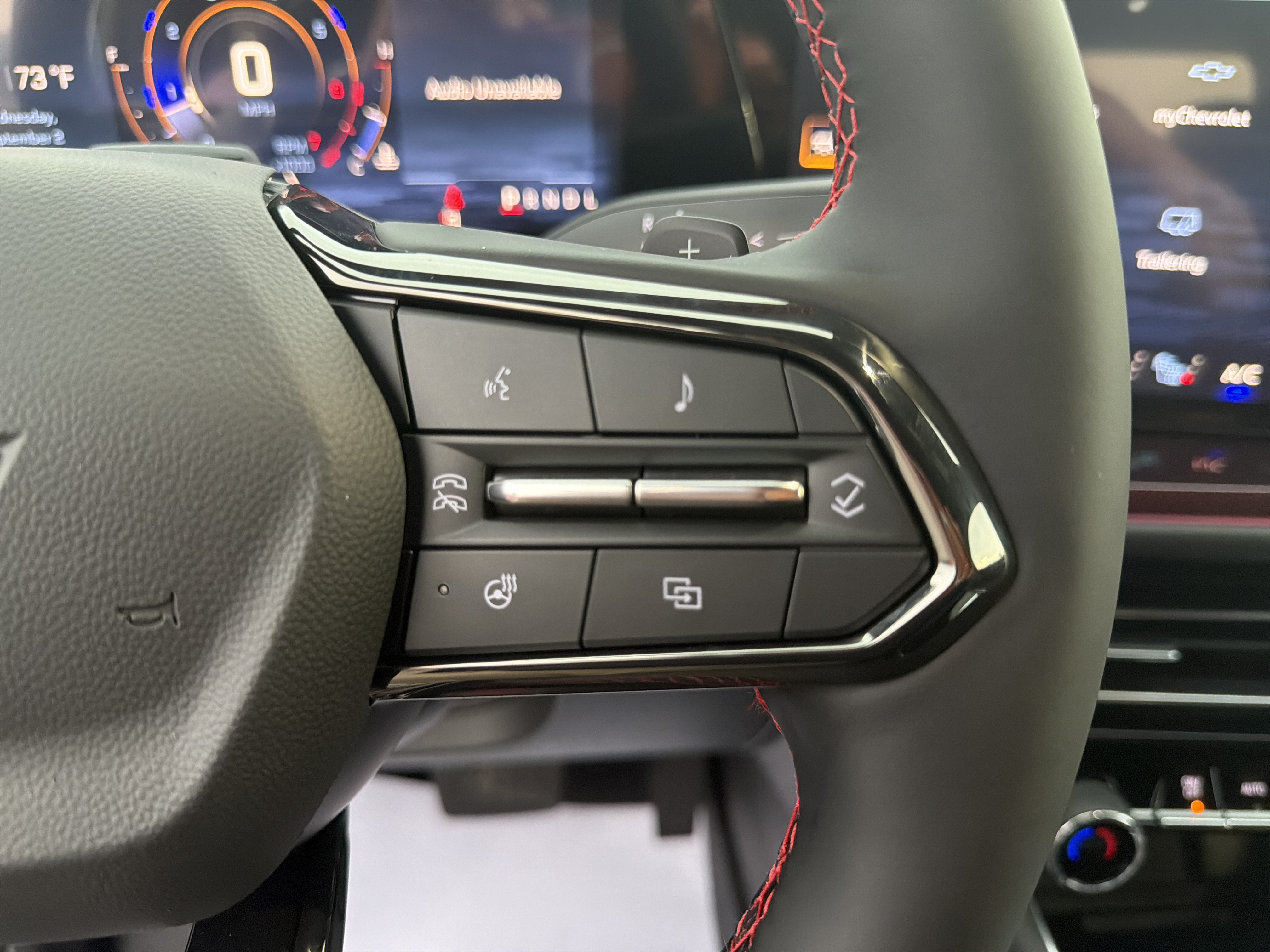 New 2027 Chevrolet Traverse RS w/ LPO, Floor Liner Package AWD/4WD image 22