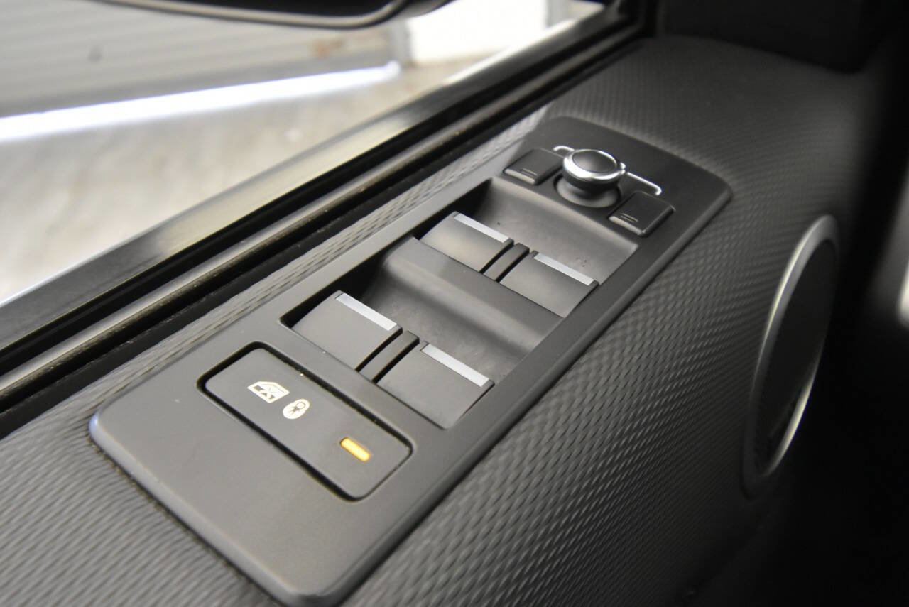 Used 2021 Land Rover Discovery S R-Dynamic image 31