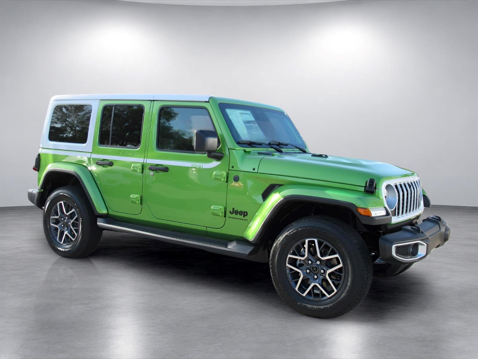 New 2026 Jeep Wrangler Unlimited Sahara w/ Whitecap Package AWD/4WD image 2