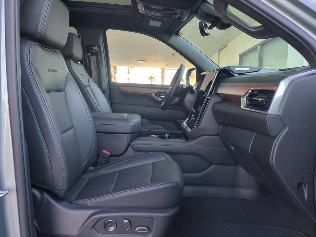 Certified 2026 GMC Yukon XL Denali w/ Advanced Technology Package AWD/4WD image 39