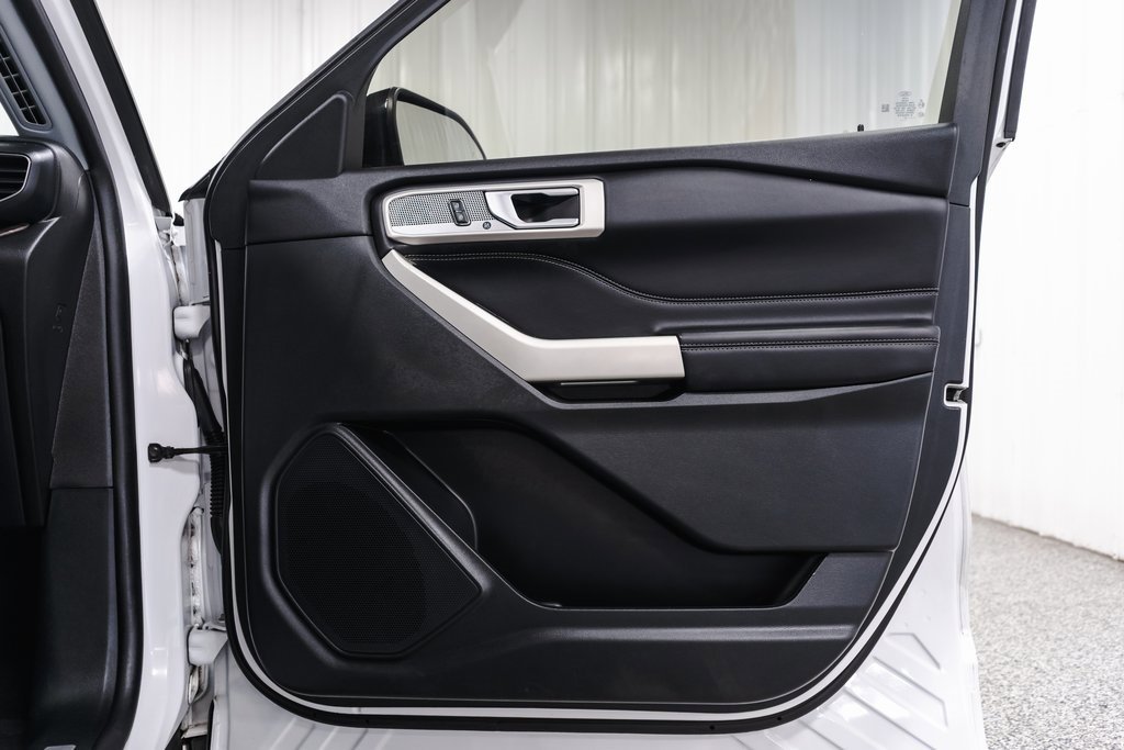 Used 2021 Ford Explorer Limited w/ Equipment Group 301A image 38