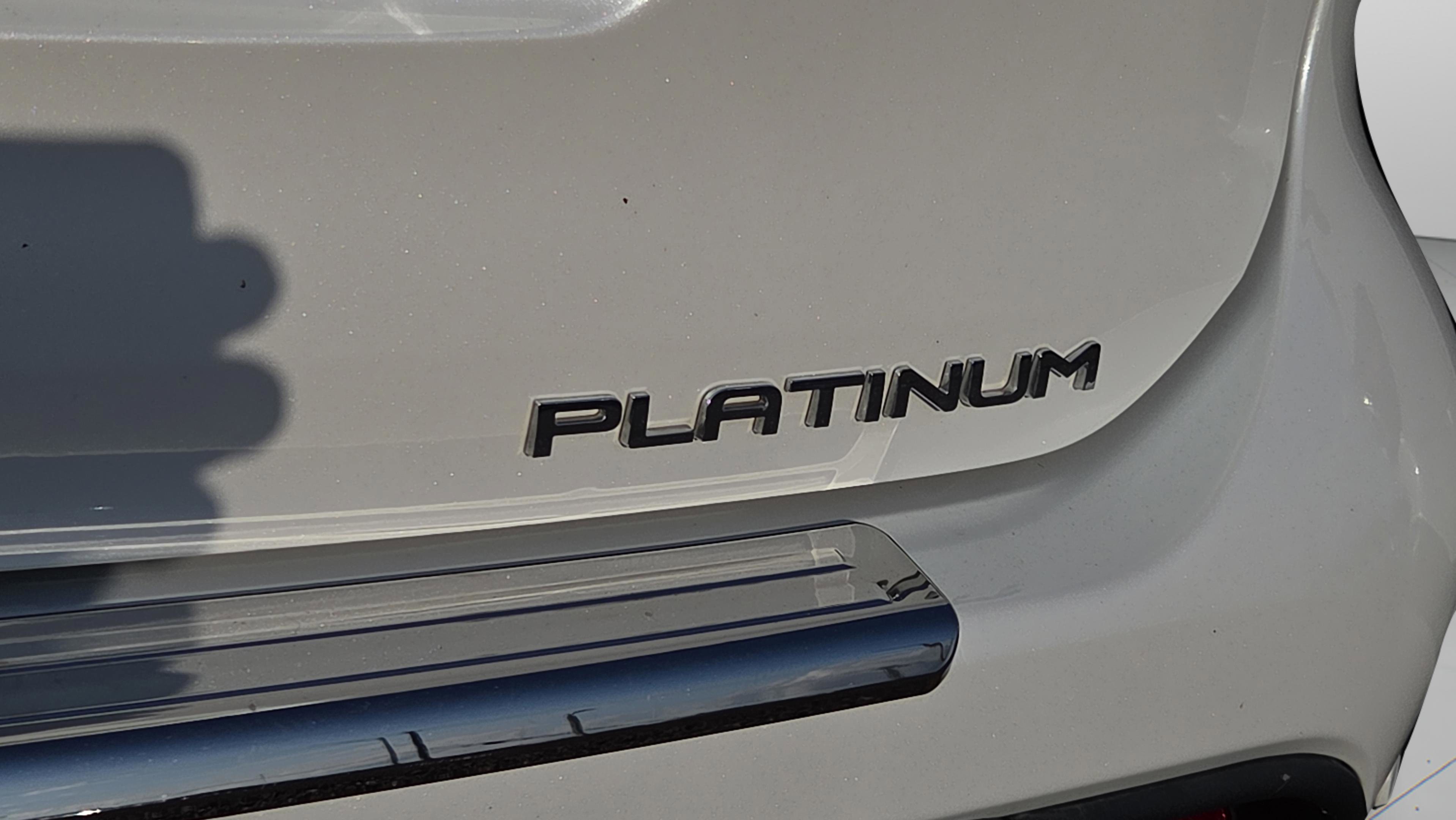 Used 2022 Toyota Highlander Platinum AWD/4WD image 5