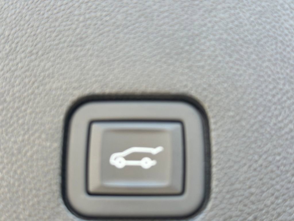 Certified 2024 Cadillac XT6 Premium Luxury image 10