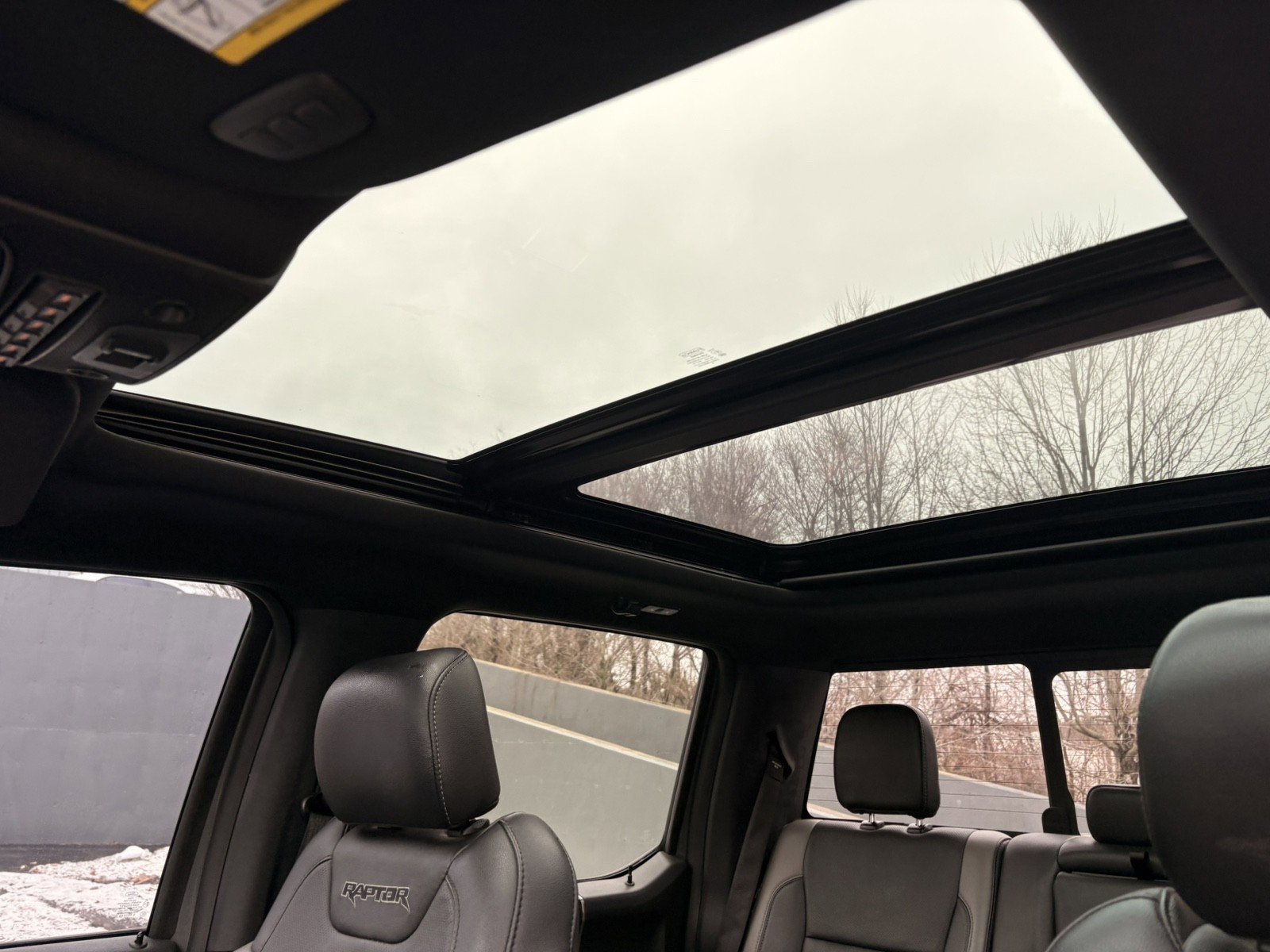 Used 2018 Ford F150 Raptor w/ Equipment Group 802A Luxury image 33