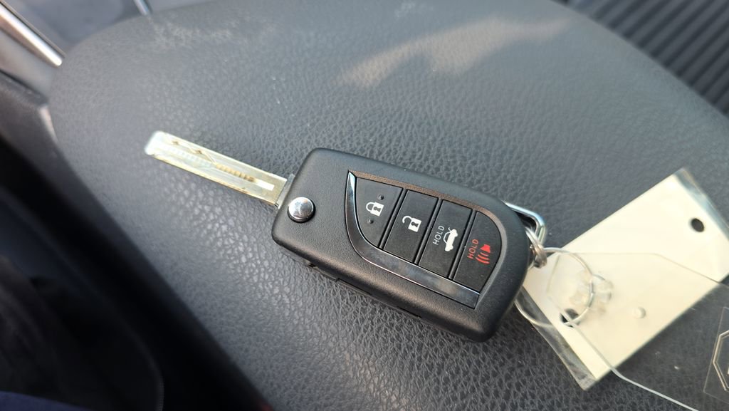 Used 2024 Toyota Camry SE FWD image 24