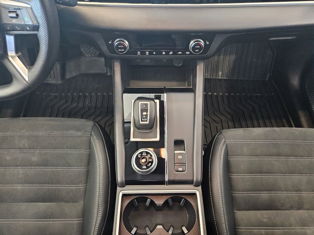 Used 2024 Mitsubishi Outlander SE image 19