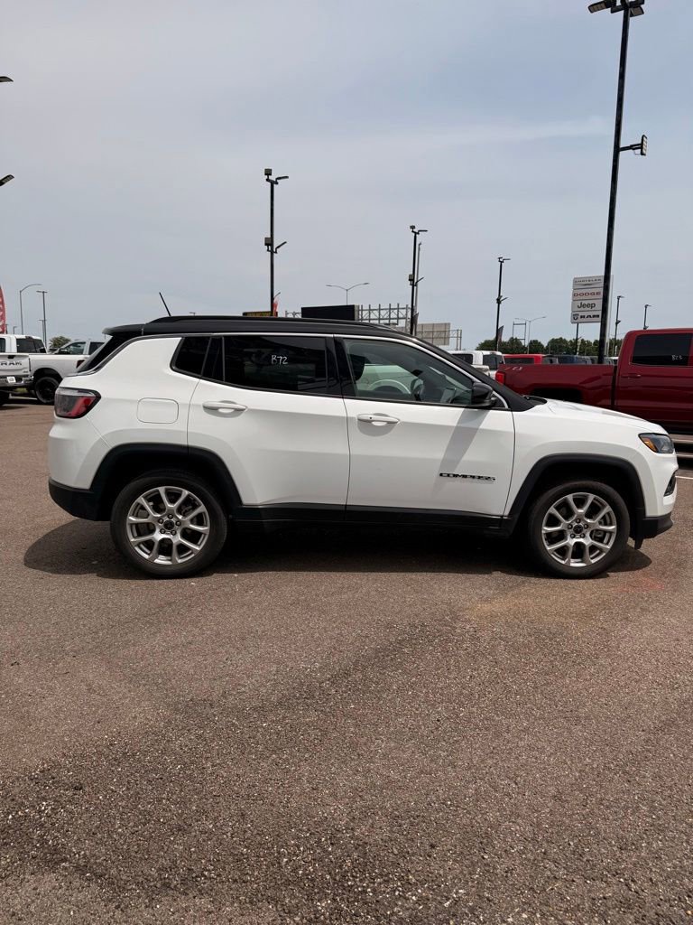 Used 2025 Jeep Compass Limited AWD/4WD image 7