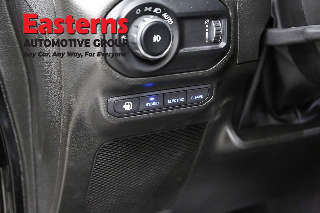 Used 2023 Jeep Wrangler Unlimited w/ Dual Top Group image 23