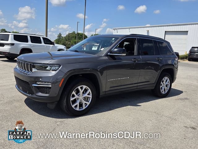 Used 2022 Jeep Grand Cherokee Limited w/ Luxury Tech Group II RWD image 3
