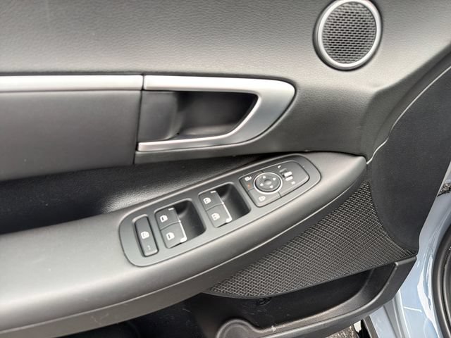 Used 2025 Hyundai Sonata SEL FWD image 13
