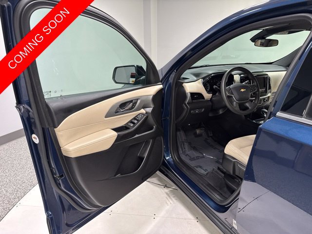 Used 2023 Chevrolet Traverse LS AWD/4WD image 4